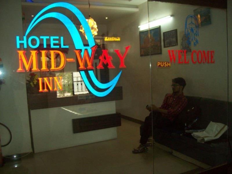 Hotel Mid - Way Inn Gandhinagar Ngoại thất bức ảnh